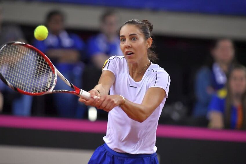 Mihaela Buzărnescu, în meciul contra Carolinei Garcia // FOTO: Raed Krishan