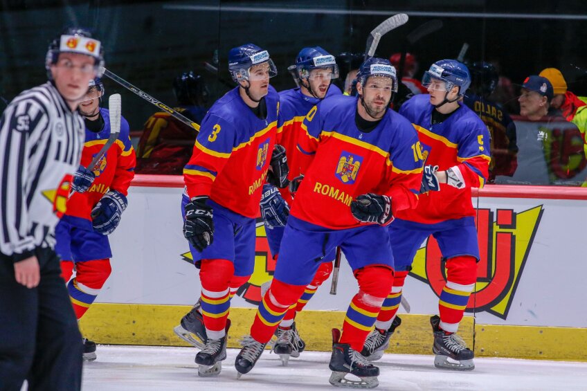 România a învins Polonia și e la două meciuri distanță de promovarea în Grupa A a Diviziei 1 Foto: IIHF