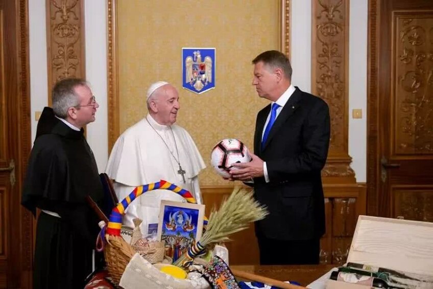 FOTO: Libertatea // Papa Francisc, în vizită la Palatul Cotroceni