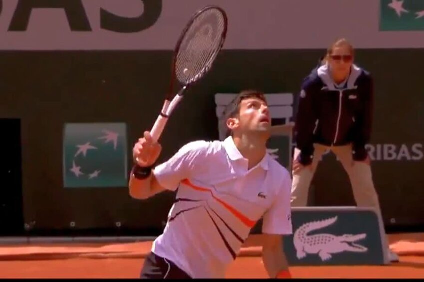 Novak Djokovic, surprins de traiectoria luată de minge // Captură