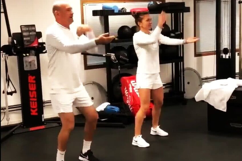 Simona Halep a dansat Macarena în vestiar // Sursă: Instagram Simona Halep