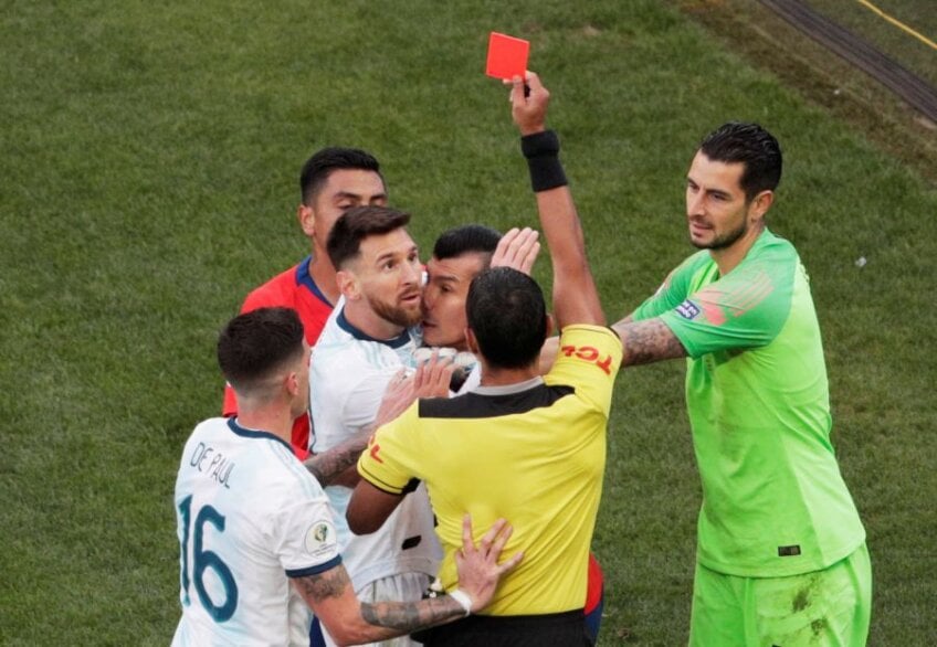 FOTO: Reuters // Argentina - Chile, Copa America // Messi, al doilea roșu din carieră