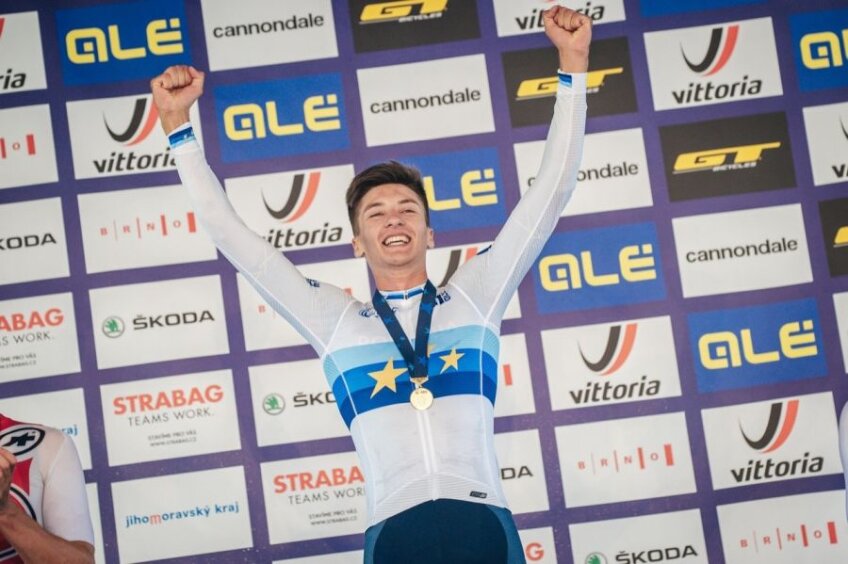 FOTO: Traian Olinici // Vlad Dascălu a cucerit medalia de aur la Campionatul European de mountain bike