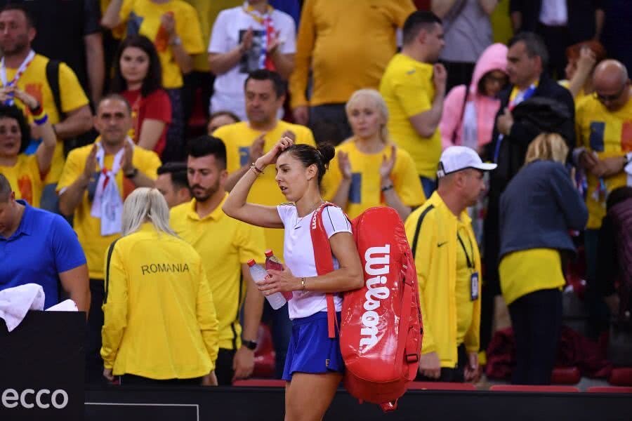 Fed Cup FranÈ›a Romania 1 1 Video Foto Mihaela BuzÄƒrnescu A Pierdut In FaÈ›a Carolinei Garcia Simona Halep A Trecut De Kristina Mladenovic