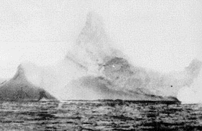 Imaginea aisbergului, sursa foto: CNN.com