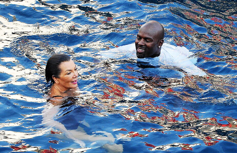 Kris Jenner & Corey Gamble ► Foto: Xposurephotos.com